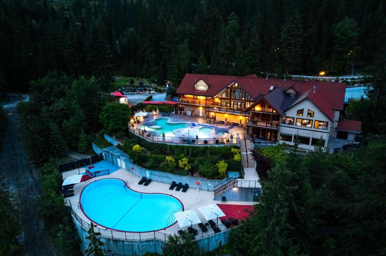 Halcyon Hot Springs Resort Extérieur photo